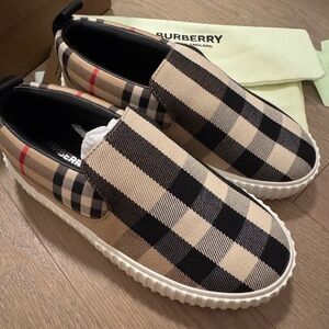 Youth Burberry Slip On